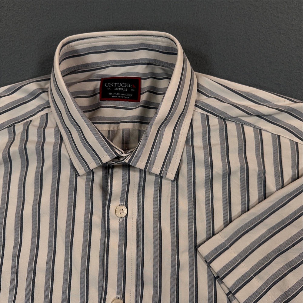 UNTUCKit Mens Medium Performance Striped Short Sleeve Button Down Shirt Navy